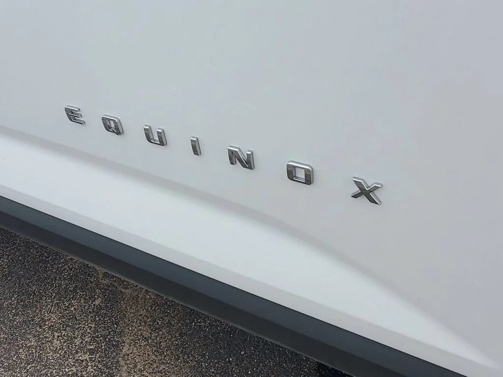 New 2026 Summit White Chevrolet LT image 38