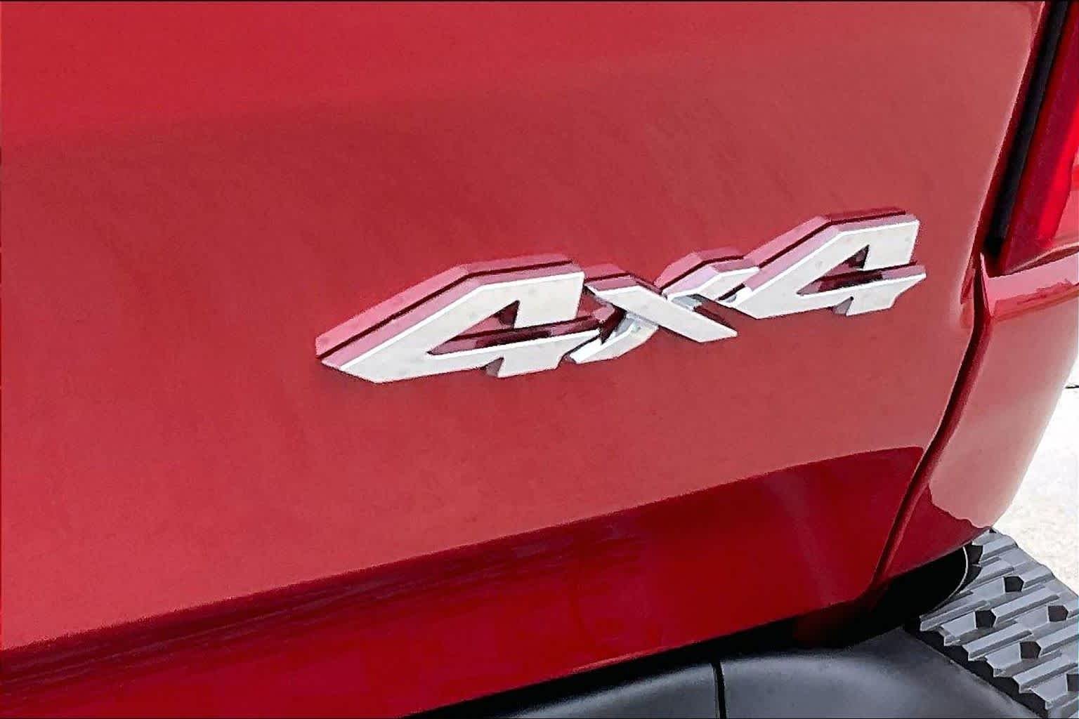 New 2026 Molten Red Pearl-Coat Exterior Paint RAM Longhorn image 15