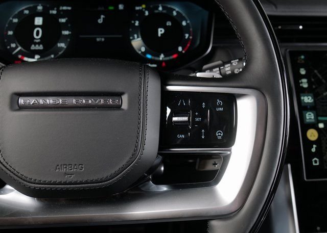 New 2026 Santorini Black Land Rover SE image 18