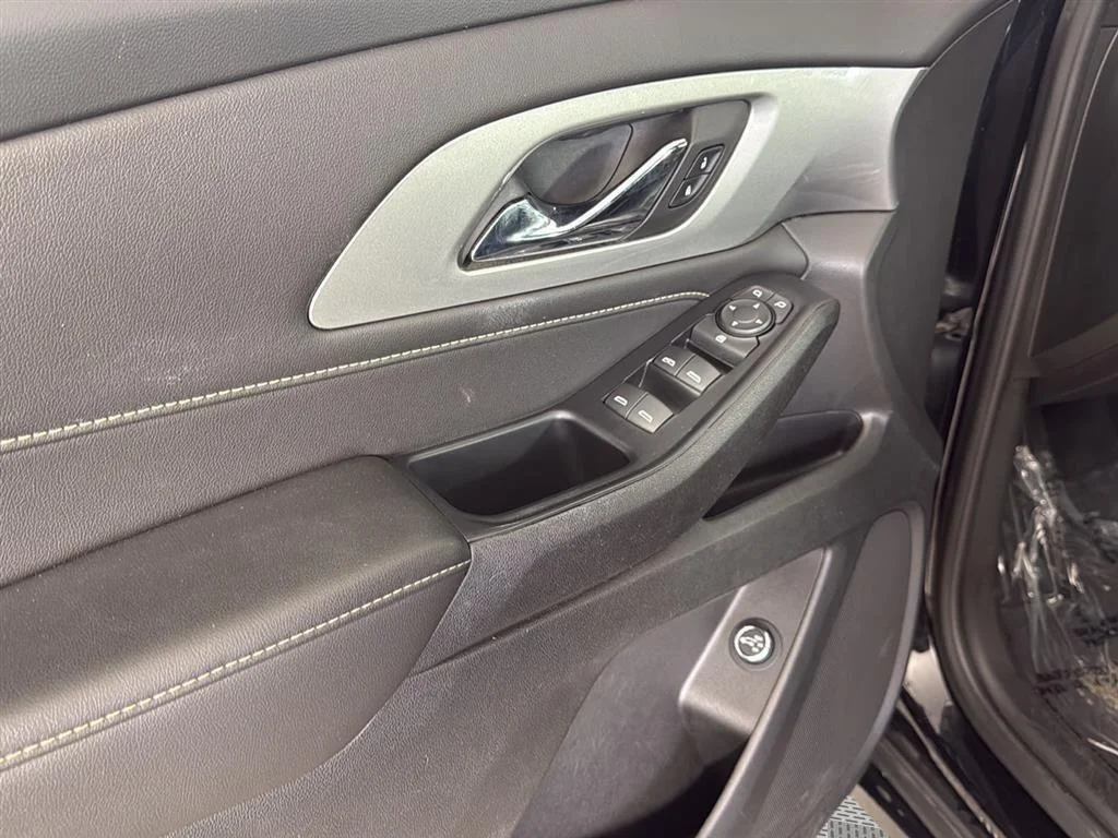 Used 2022 BLACK Chevrolet LT Leather image 12