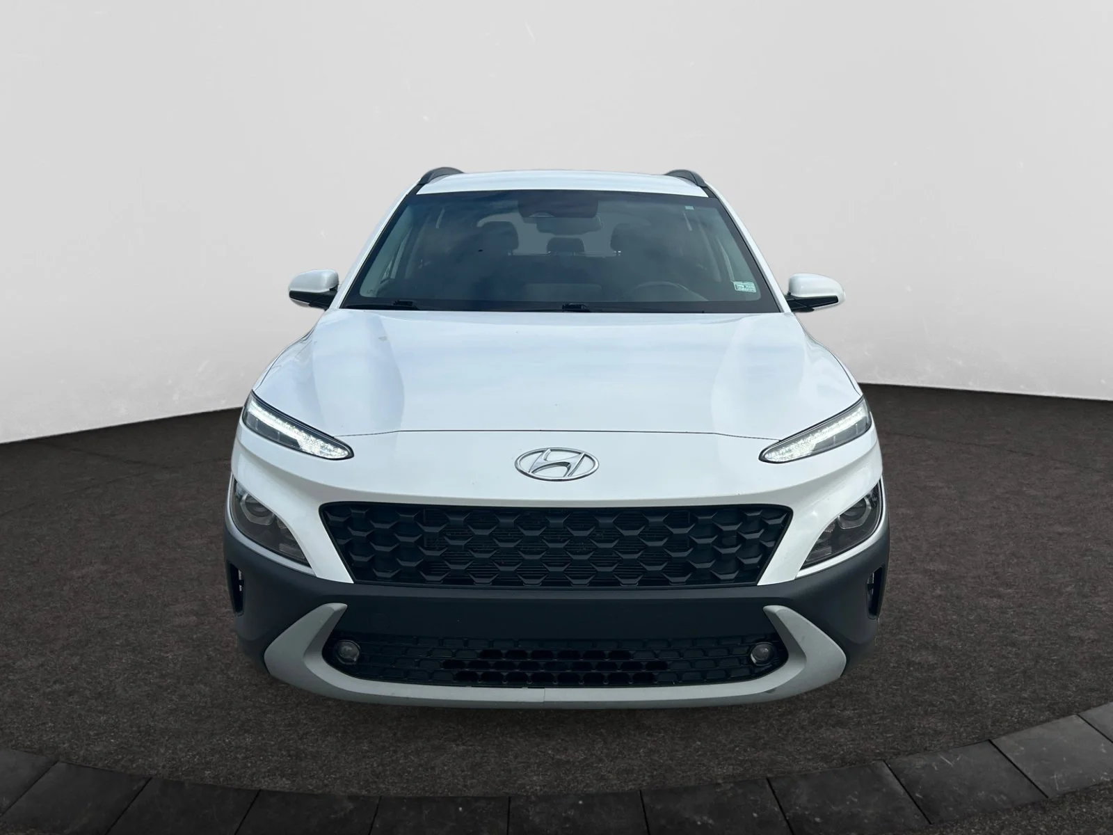 Used 2022 White Hyundai Preferred AWD image 8