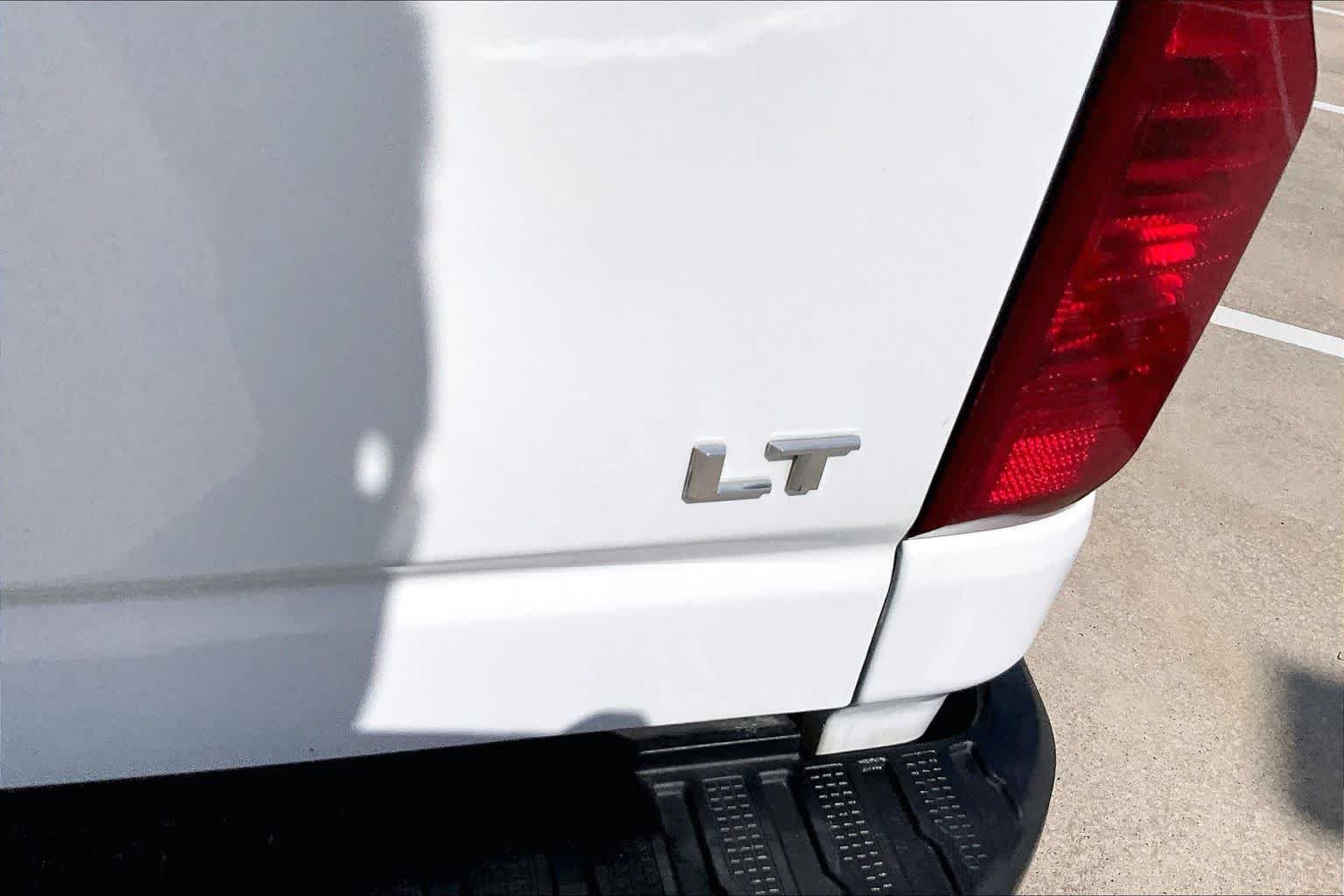 Used 2023 Summit White Chevrolet LT image 10
