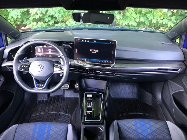 Used 2025  Volkswagen 2.0T image 21