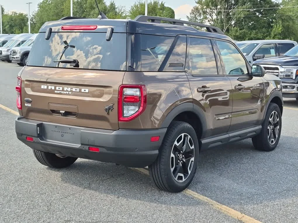 Certified Used 2022 Bronze Smoke Ford Outer Banks image 3