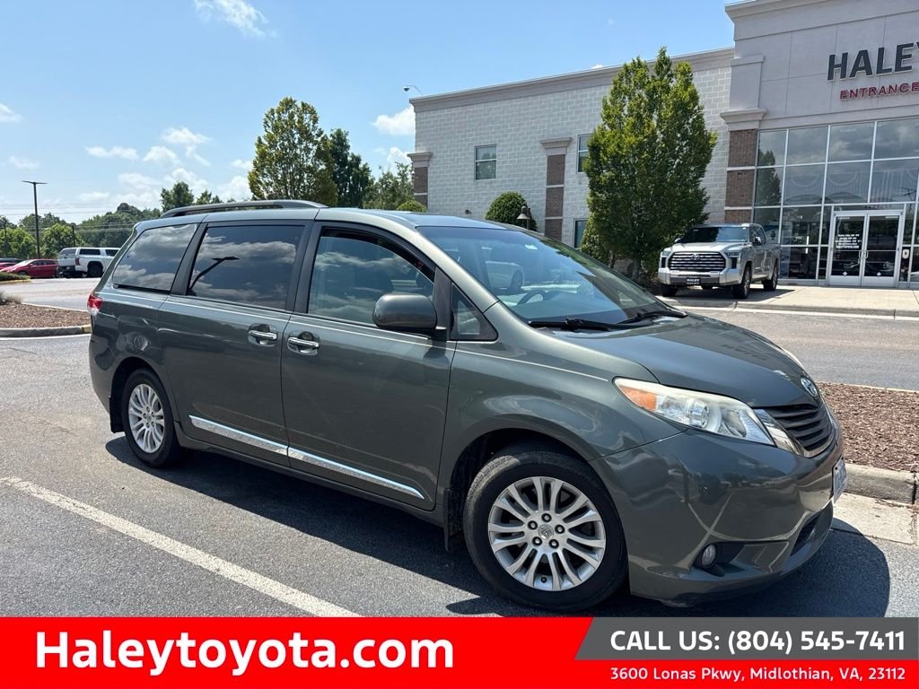 Used 2011 Green Toyota XLE image 1