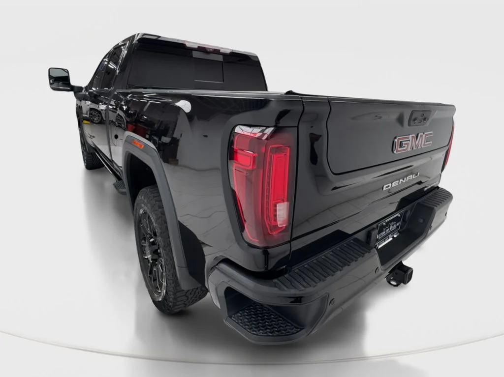 Used 2021 Black GMC Denali image 10