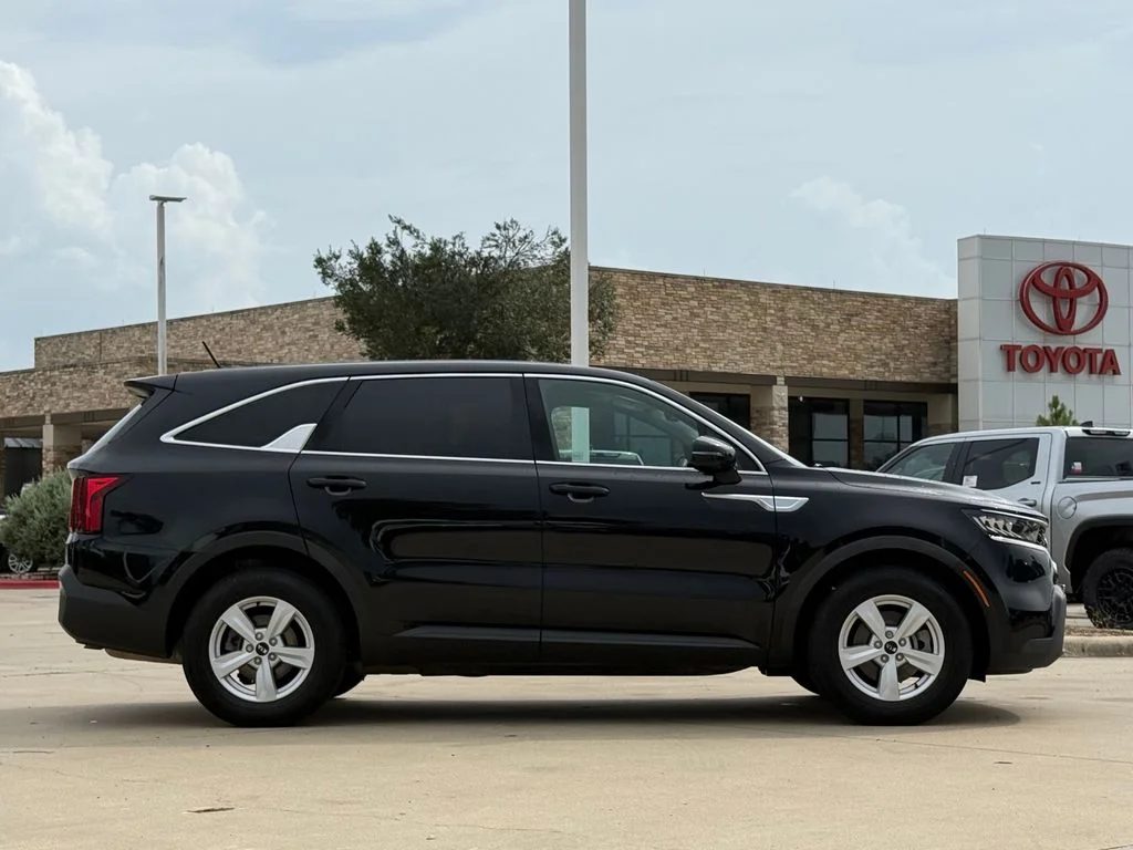 Used 2021 Black Kia LX image 5