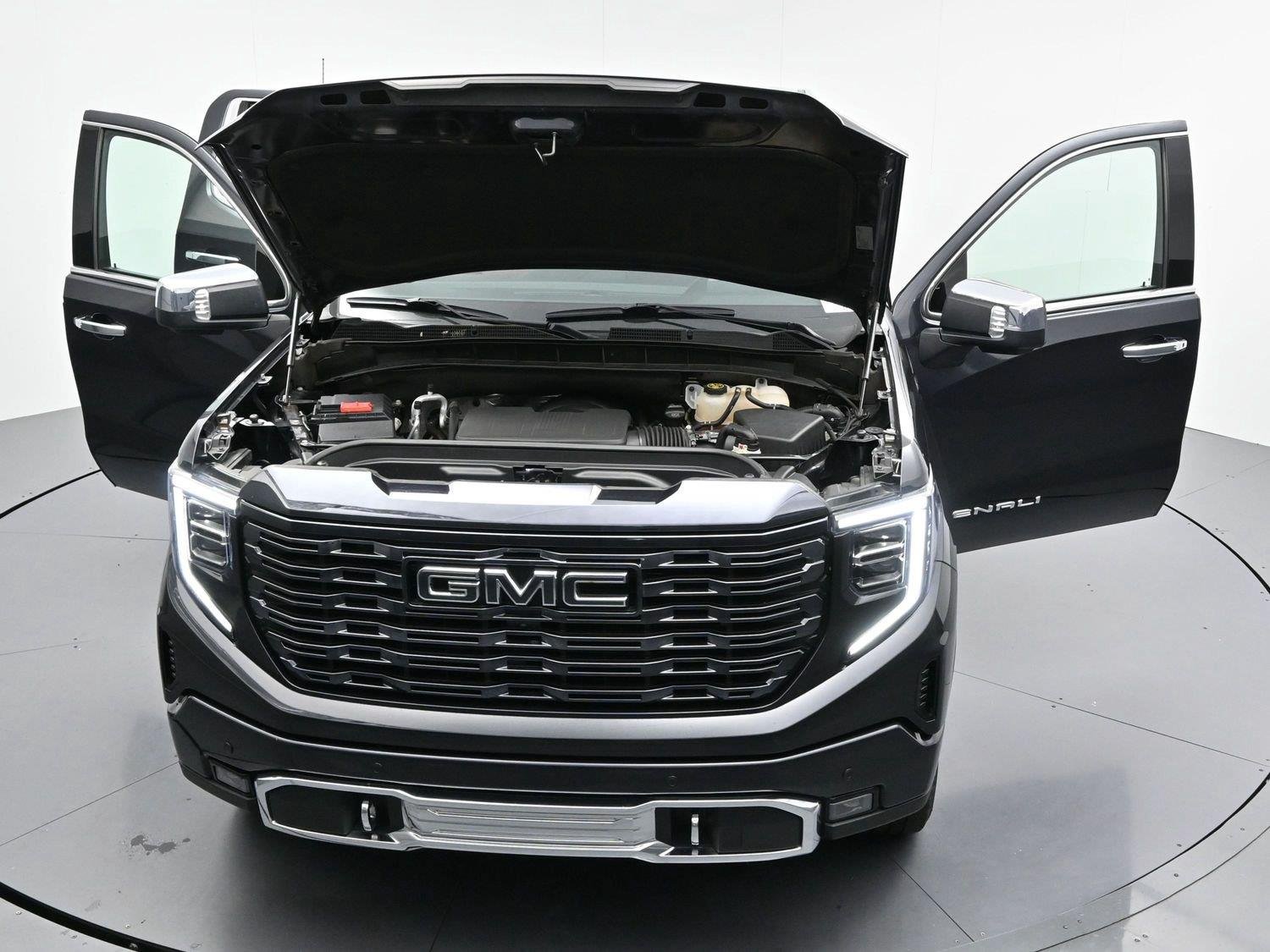 Used 2023 TITANIUM RUSH METALLIC GMC Denali Ultimate image 17
