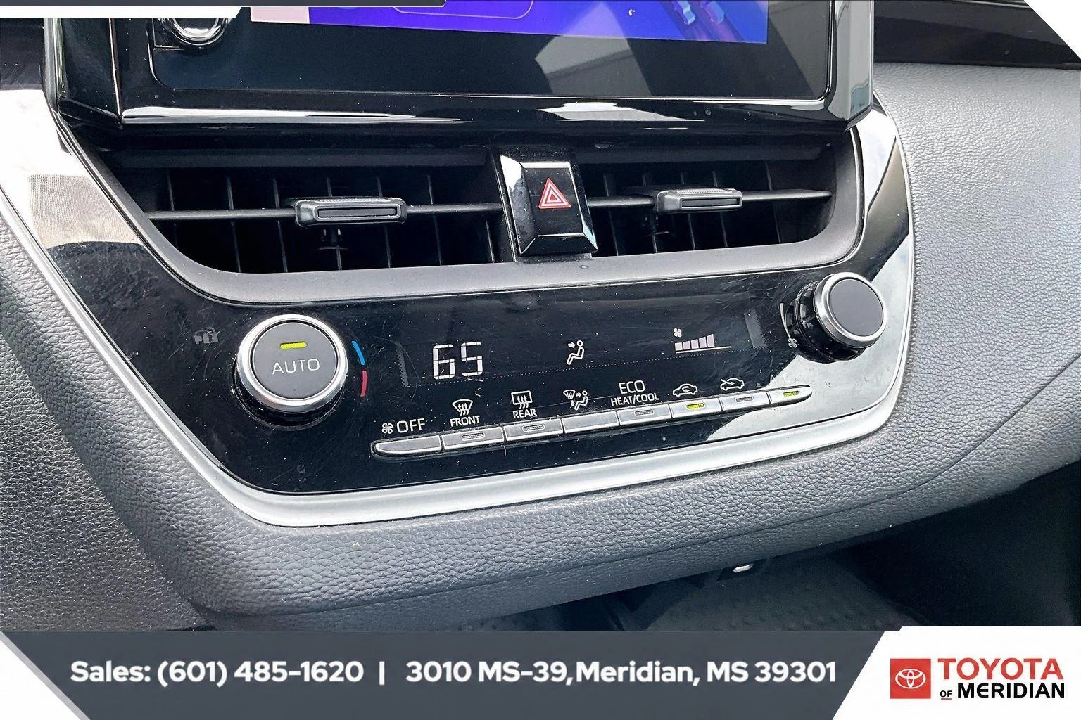 Used 2023 Ice Cap Toyota LE image 22