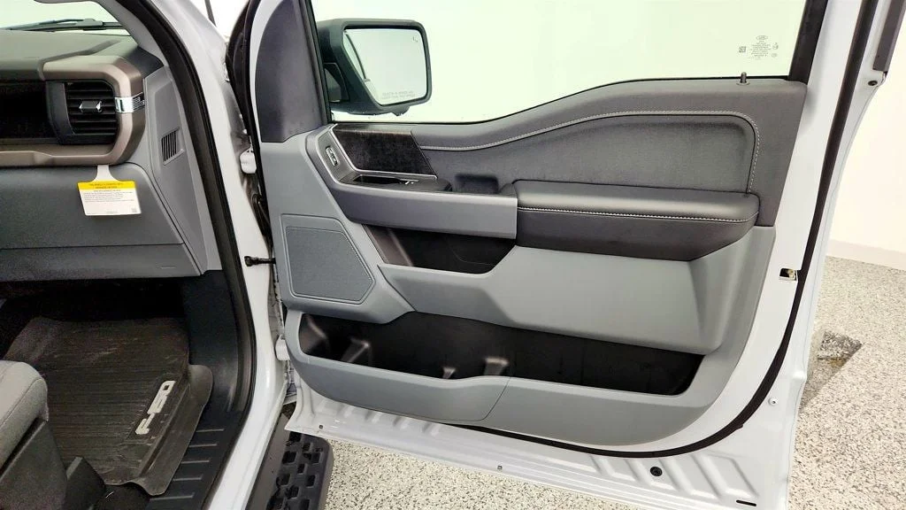 Used 2025 Space White Metallic Ford XLT 4WD SuperCrew 5.5