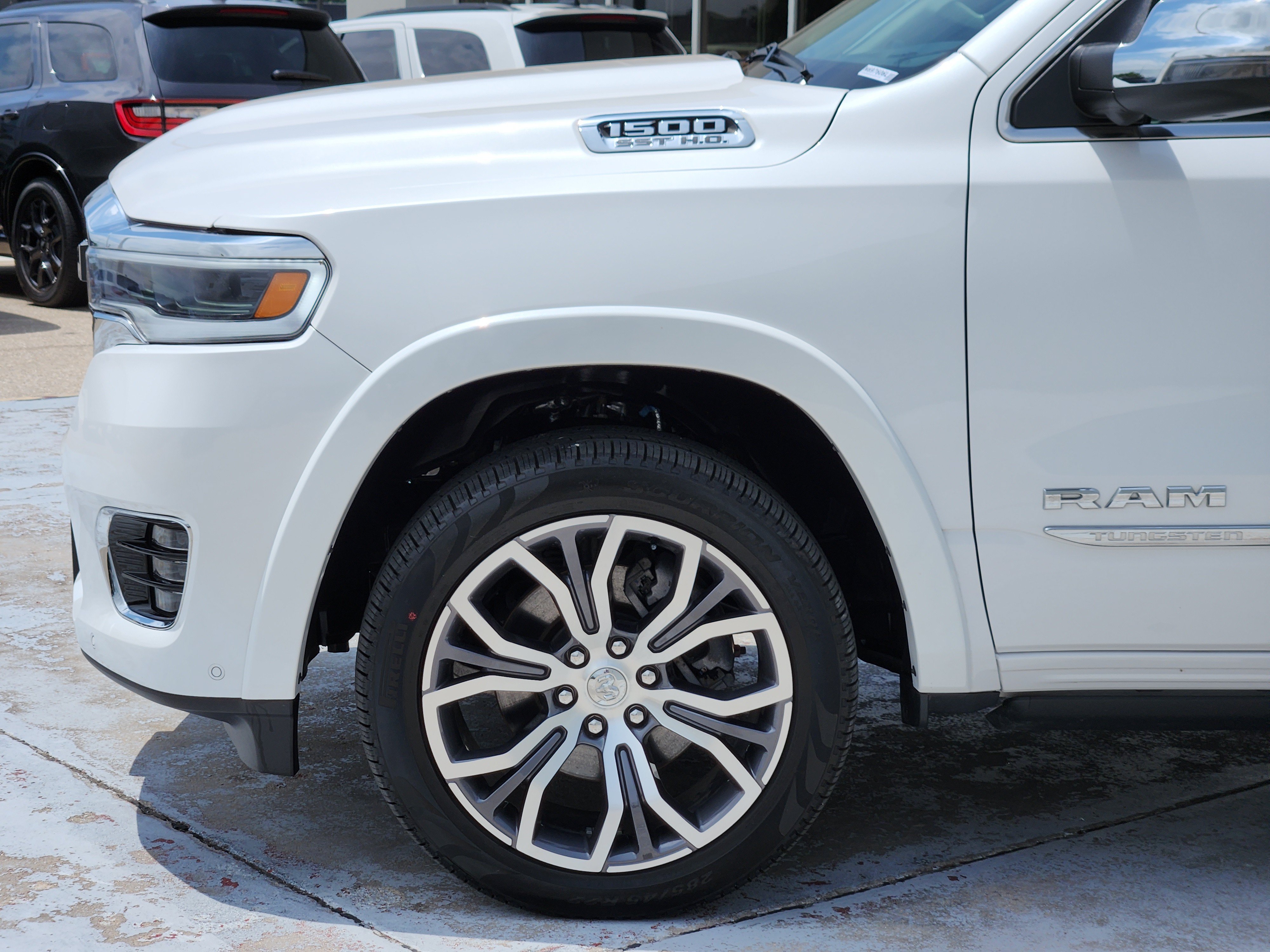 Used 2025 Ivory White Tri-Coat Pearlcoat Ram Tungsten image 9