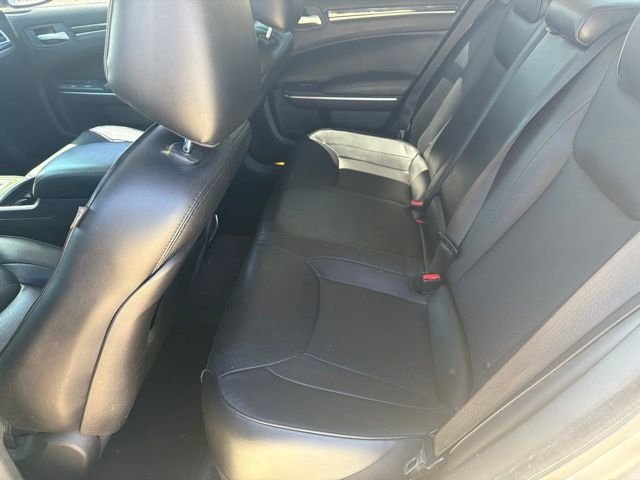 2018 Chrysler 300 Limited - Photo 6