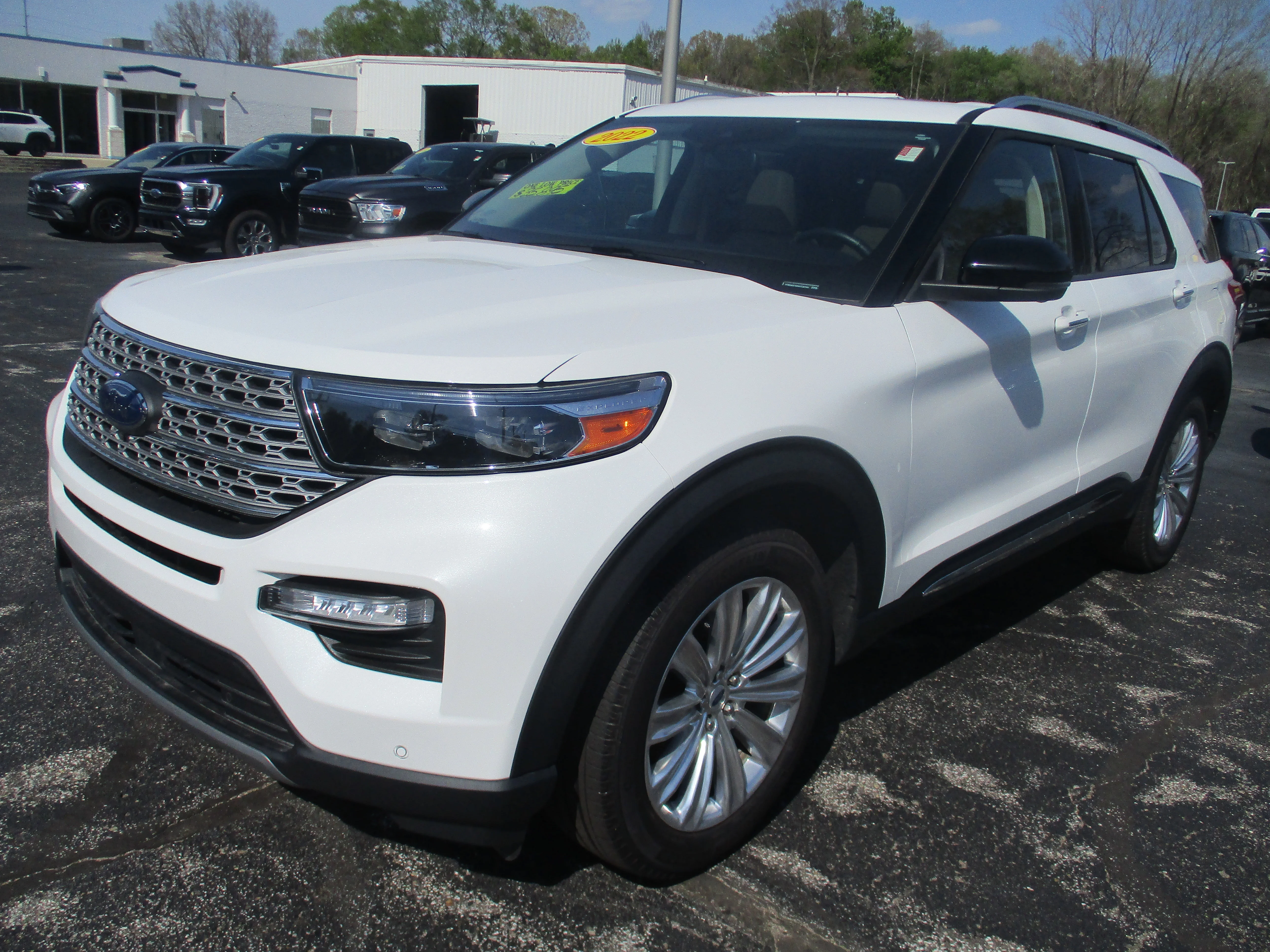 Used 2022 Star White Metallic Tri-Coat Ford Limited image 4