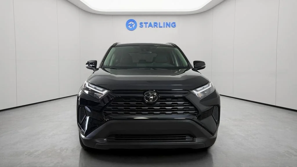 2025 Toyota RAV4 XLE - Photo 15