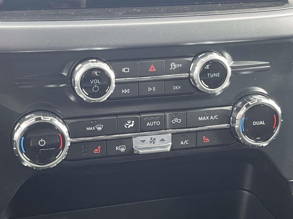 New 2026 Agate Black Metallic Ford XLT image 25