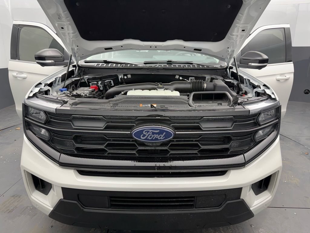 New 2026 Star White Metallic Tri-Coat Ford Active image 15