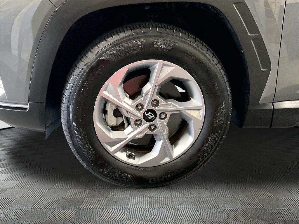 Used 2024 Gray Hyundai SEL image 7