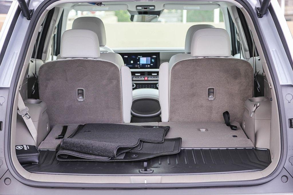 New 2026 Silver Hyundai SEL Premium AWD image 12