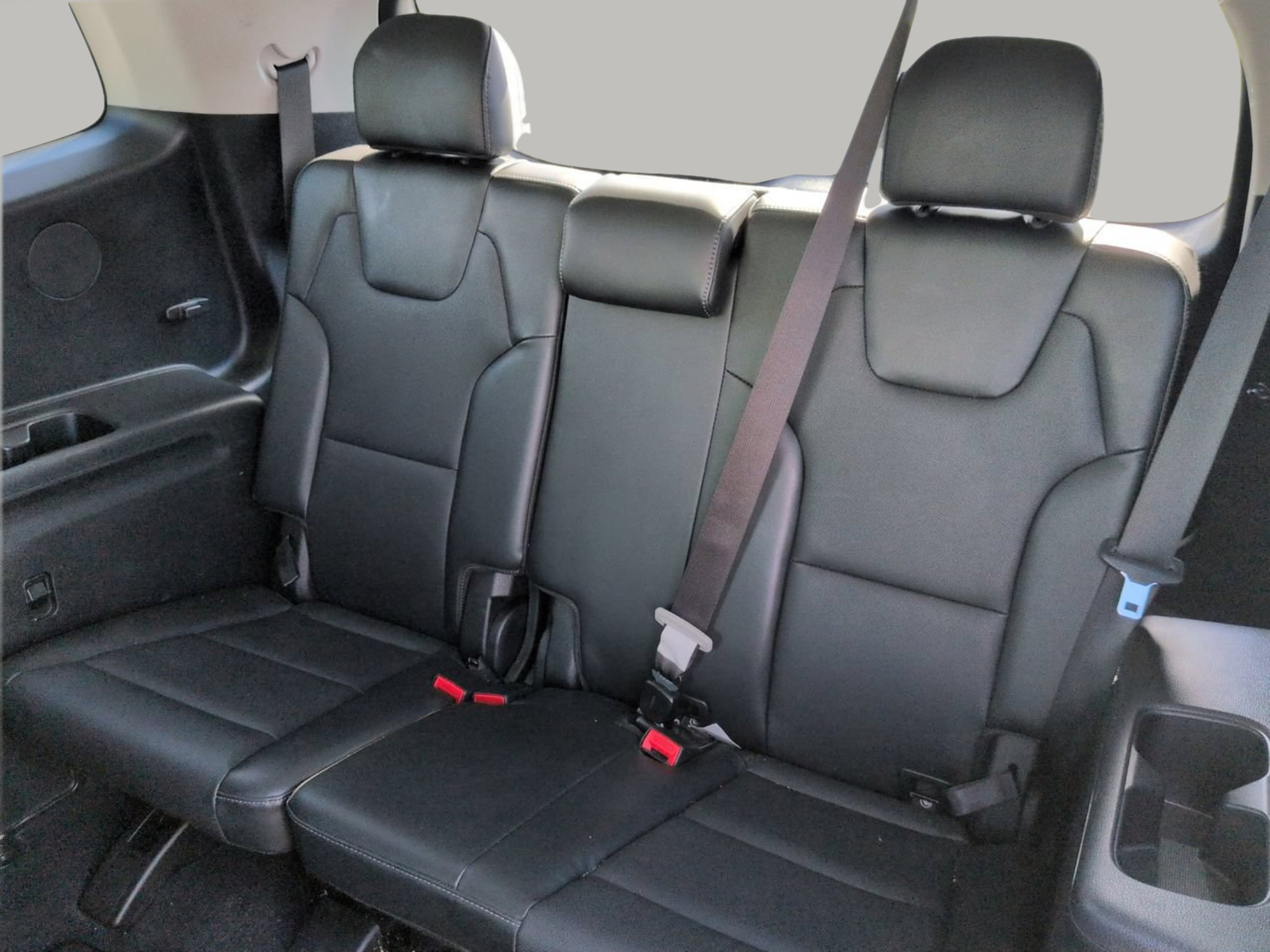 Certified Used 2025 Glacial White Pearl Kia S image 12
