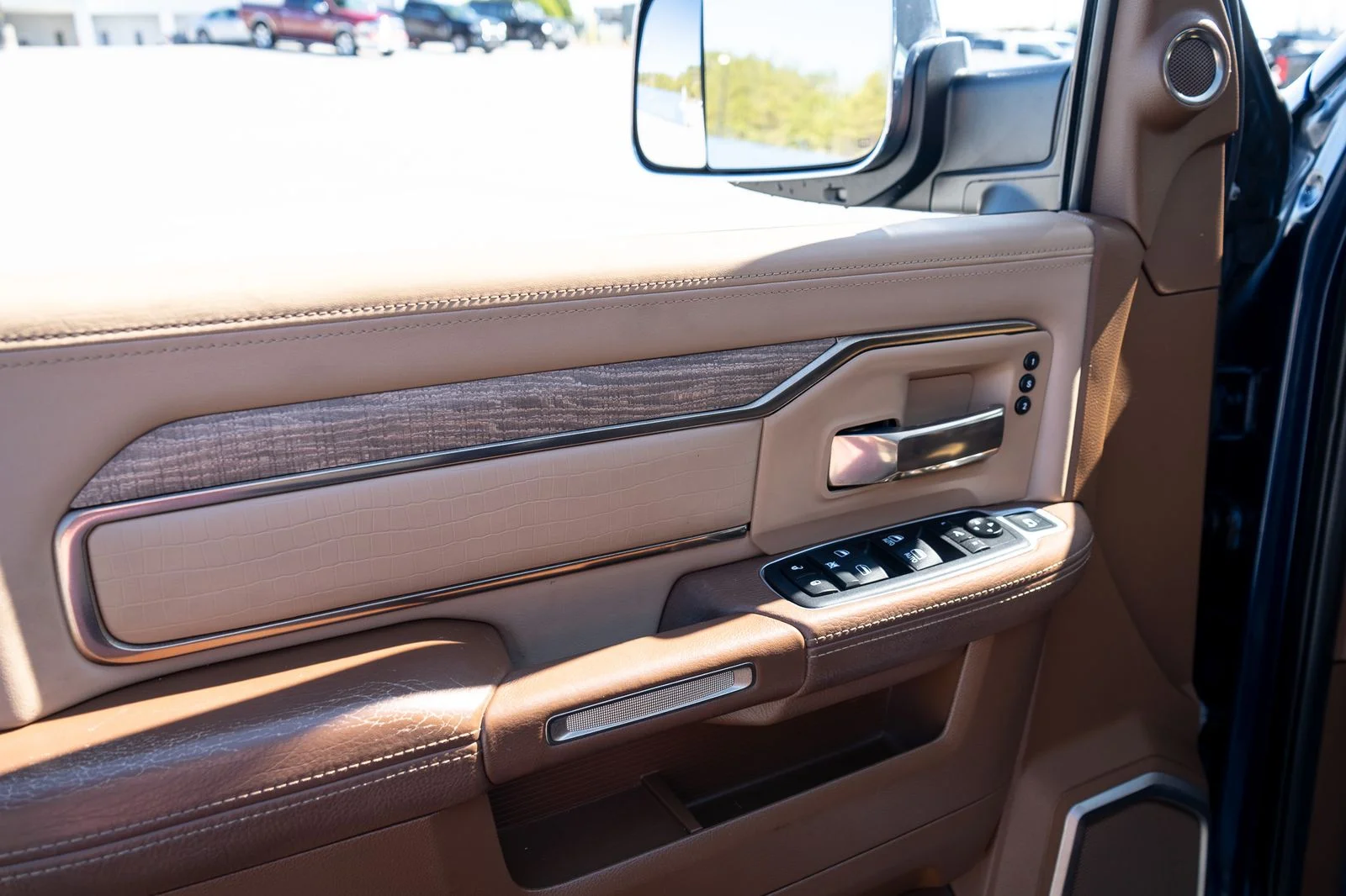 Used 2019 Blue Ram Laramie Longhorn image 24