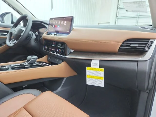 New 2026 White Nissan Platinum image 47