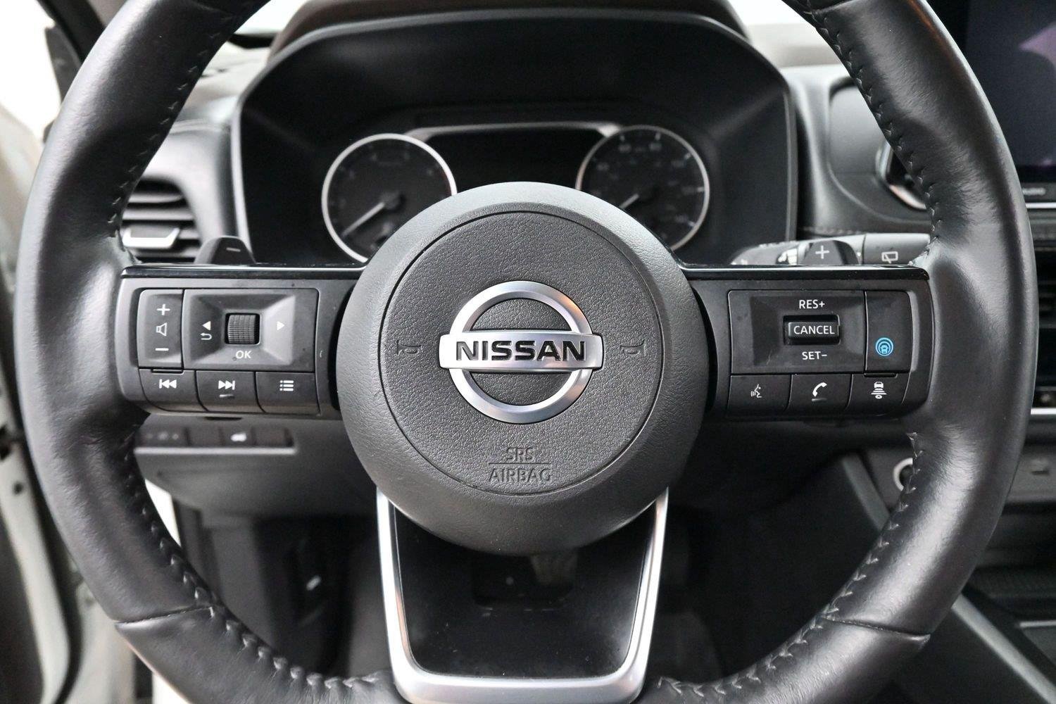 Used 2021 Pearl White Tricoat Nissan SV image 17