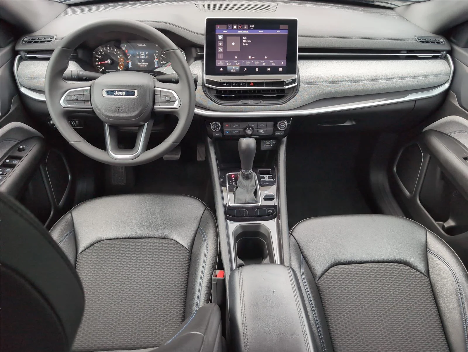 Used 2024 Diamond Black Crystal Pearlcoat Jeep Latitude image 26