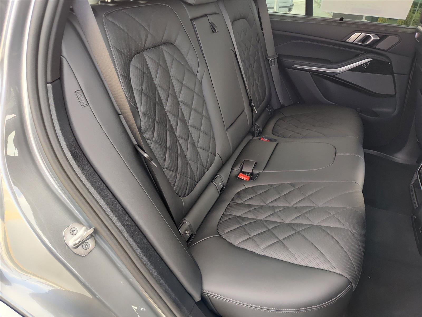 New 2026 Skyscraper Grey Metallic BMW sDrive40i image 14