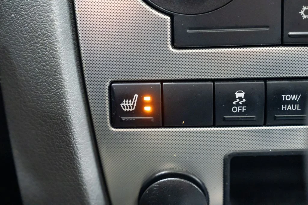 Used 2007 Silver Jeep Laredo image 18