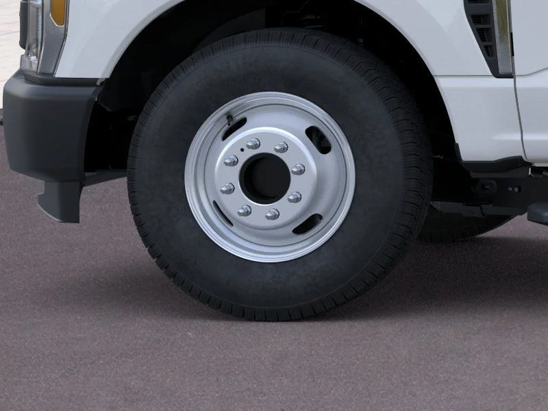 2025 Ford F-350 Super Duty Chassis Cab XL - Photo 19