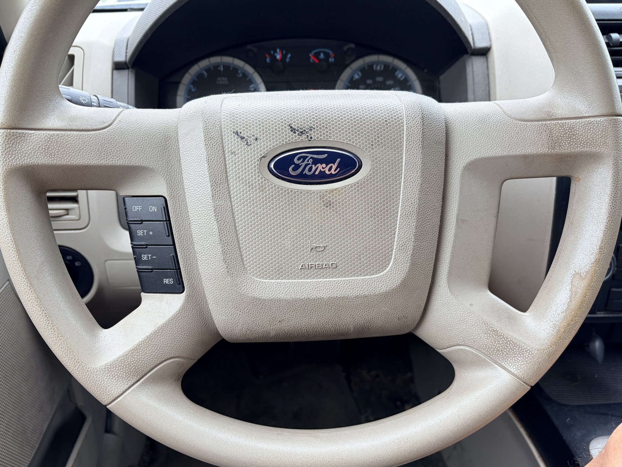 Used 2010 Oxford White (Fleet) Ford XLS image 11