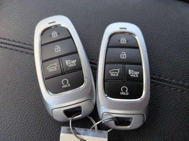 Used 2023 Silver Hyundai XRT image 29