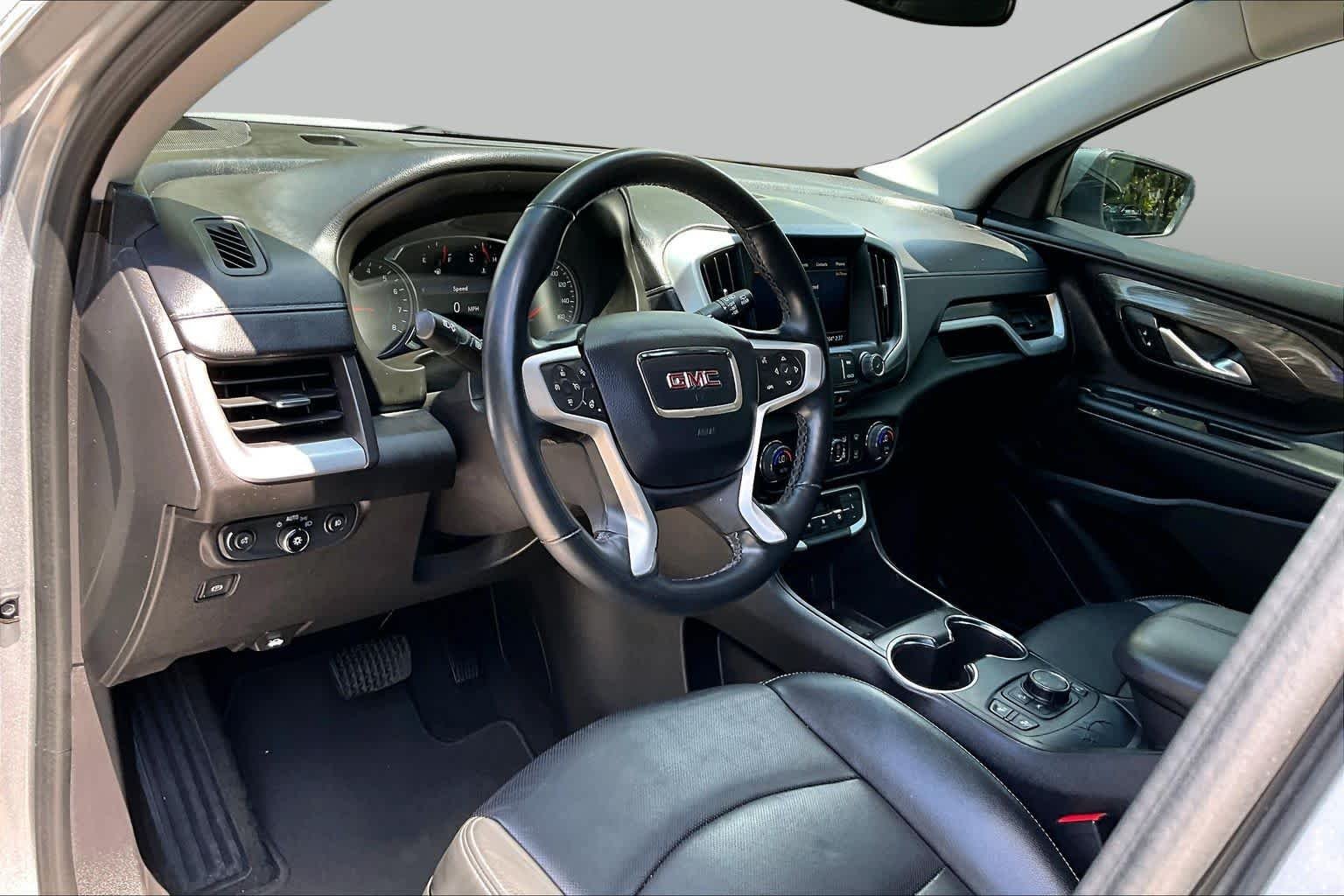 Used 2024 Sterling Metallic GMC SLT image 18