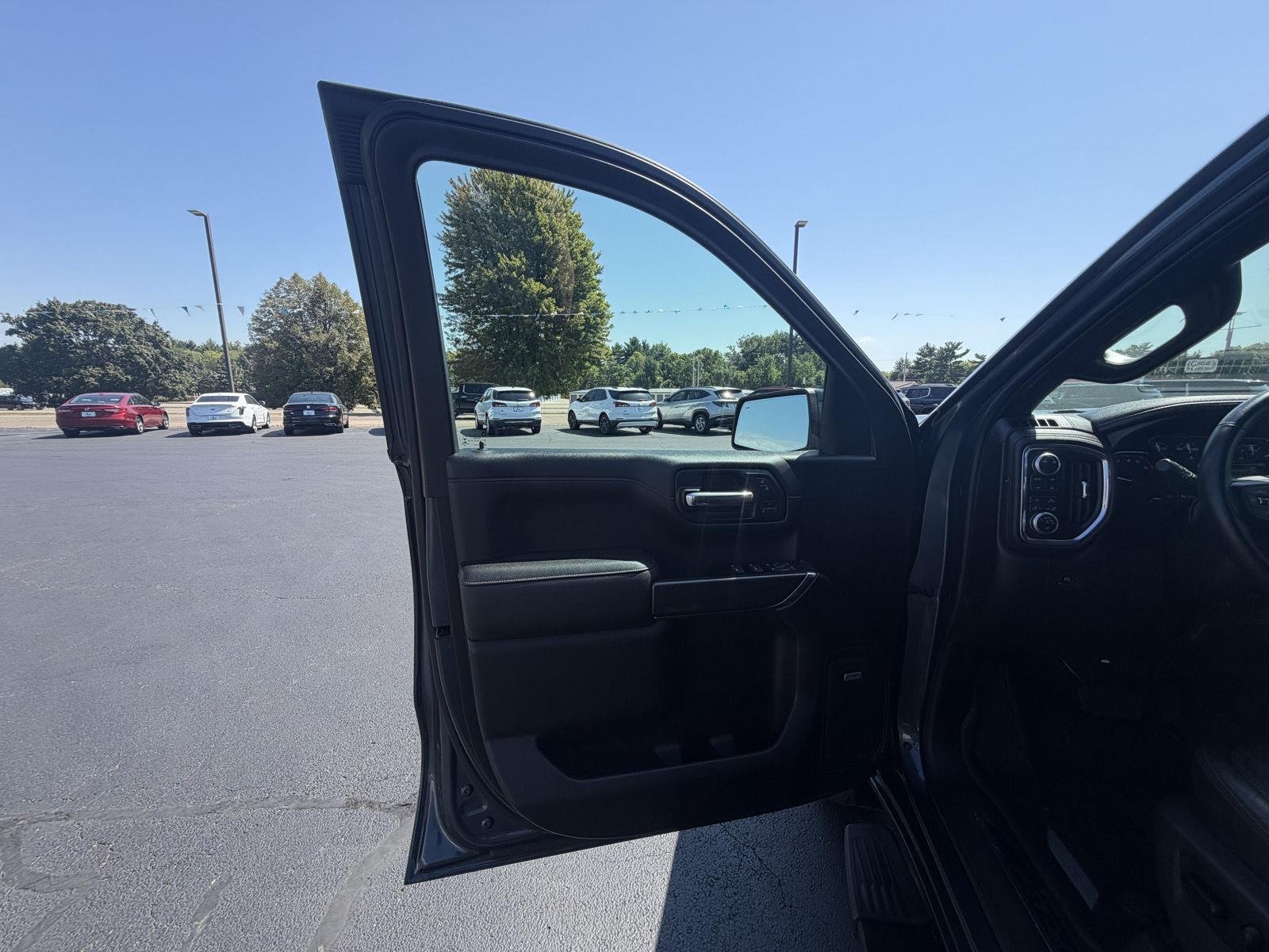 Used 2019 Dark Sky Metallic GMC AT4 image 8
