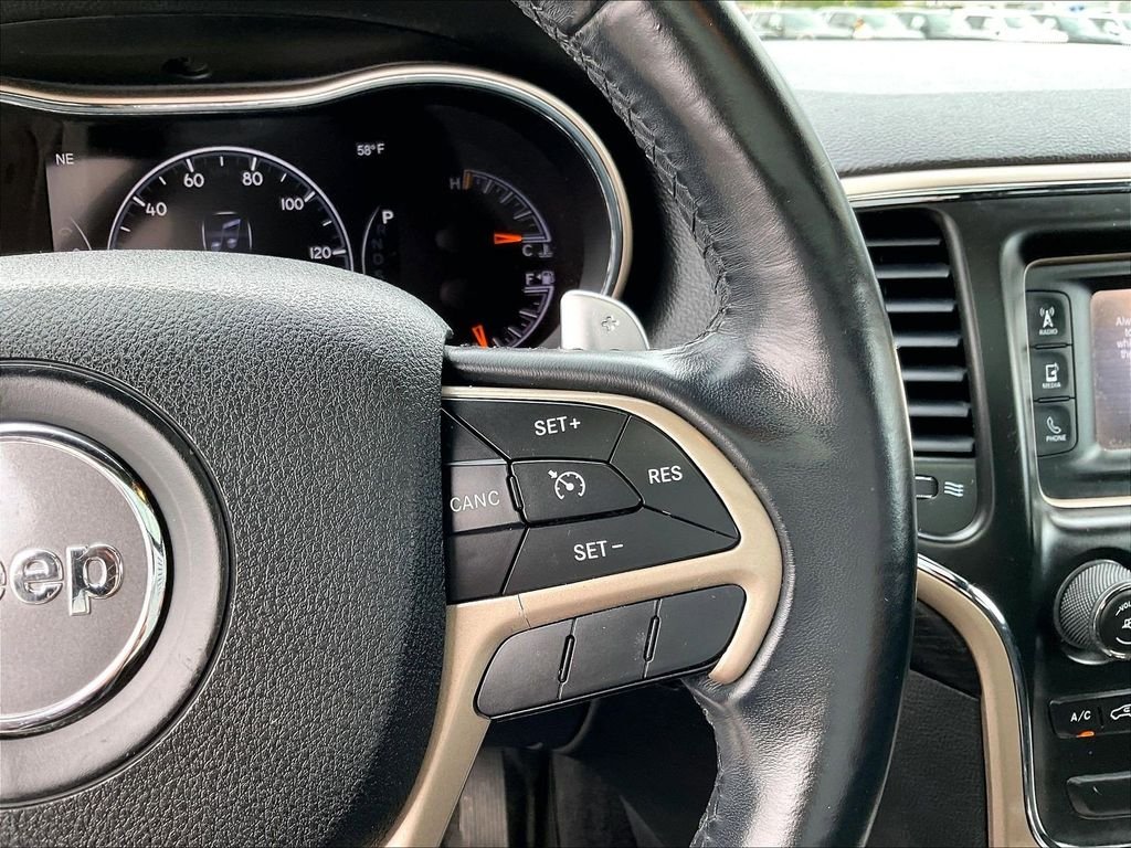 Used 2014 White/off-white Jeep Laredo image 24