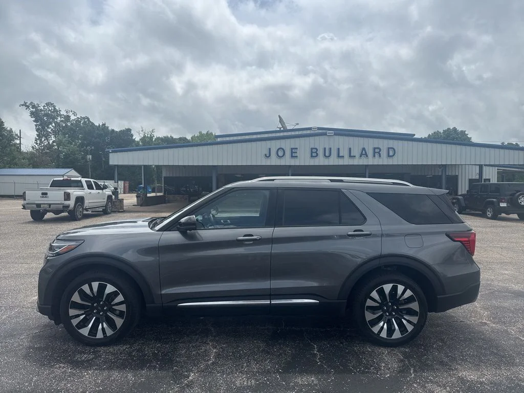Used 2025 Gray Ford Platinum image 21