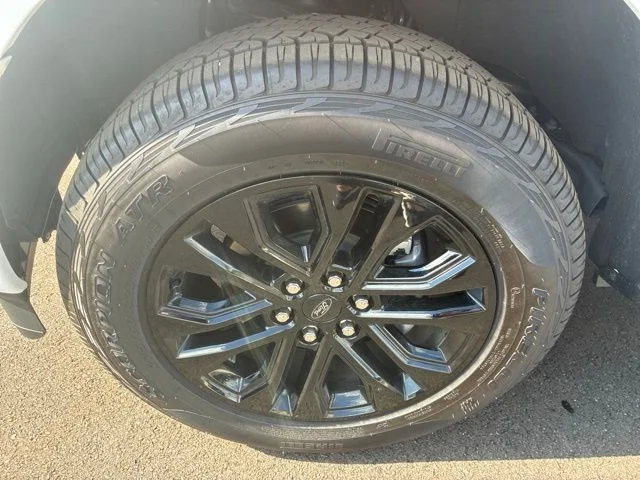 New 2026 Oxford White Ford XLT image 18