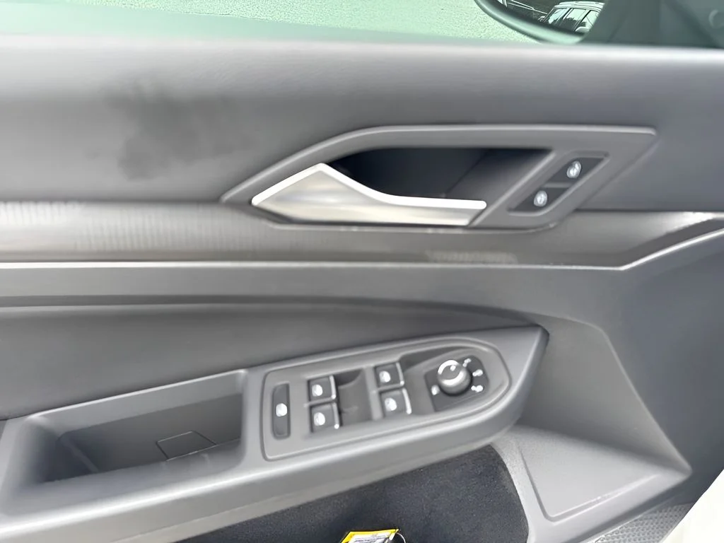 Used 2022  Volkswagen Autobahn image 15