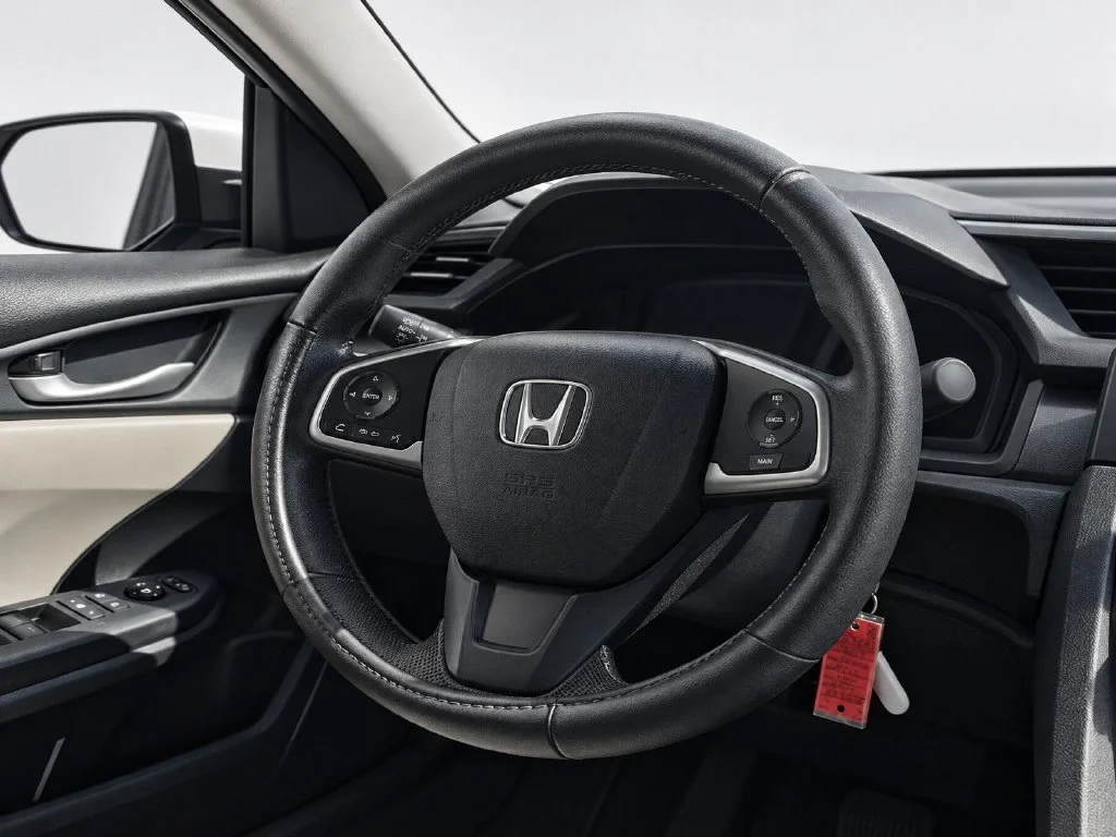 Used 2017 White Honda LX image 33