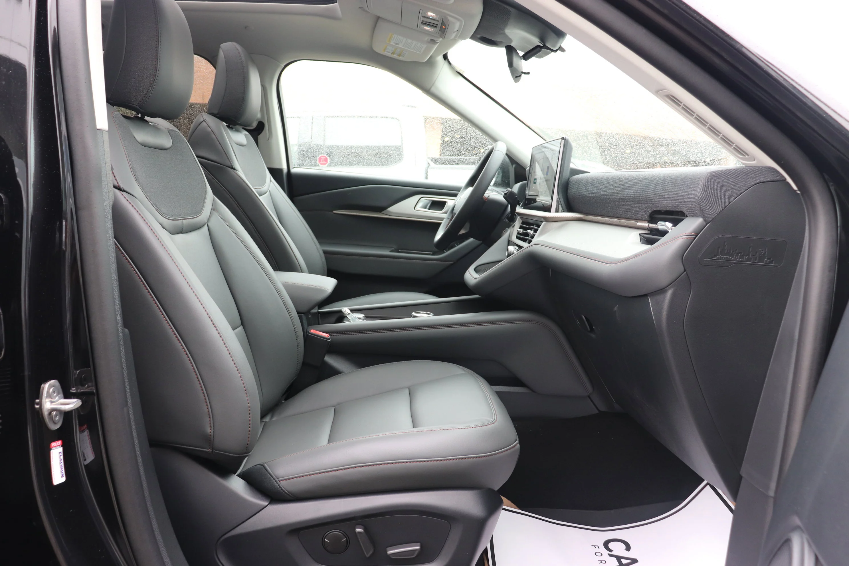 New 2026 AGATE BLACK Ford Active w/200A Pkg image 9
