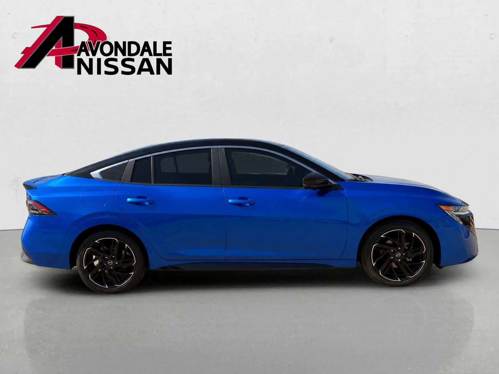 Nueva imagen del Nissan SR 2026 en dos tonos: Bluestone Pearl y Super Black (9)