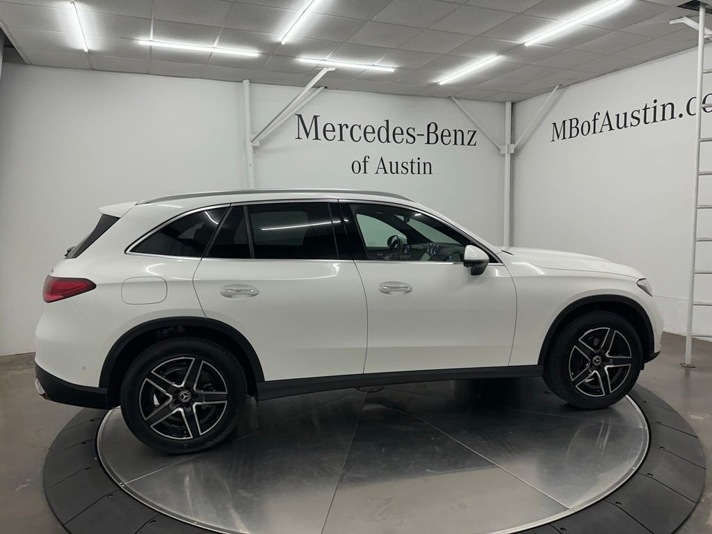 New 2027 Polar White Mercedes-Benz GLC 300 image 8