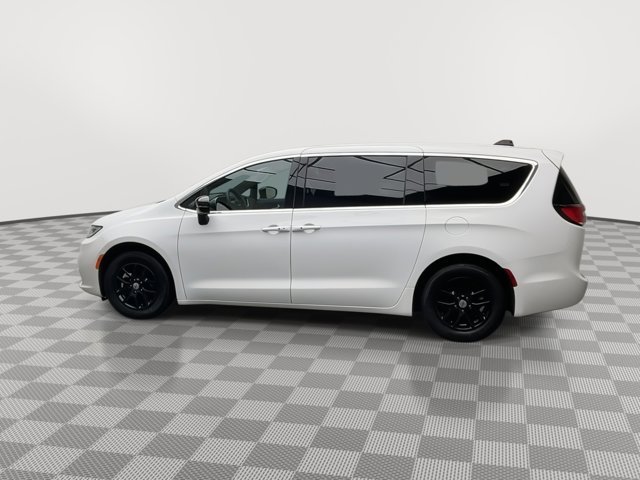 2025 Chrysler Pacifica Select - Photo 34