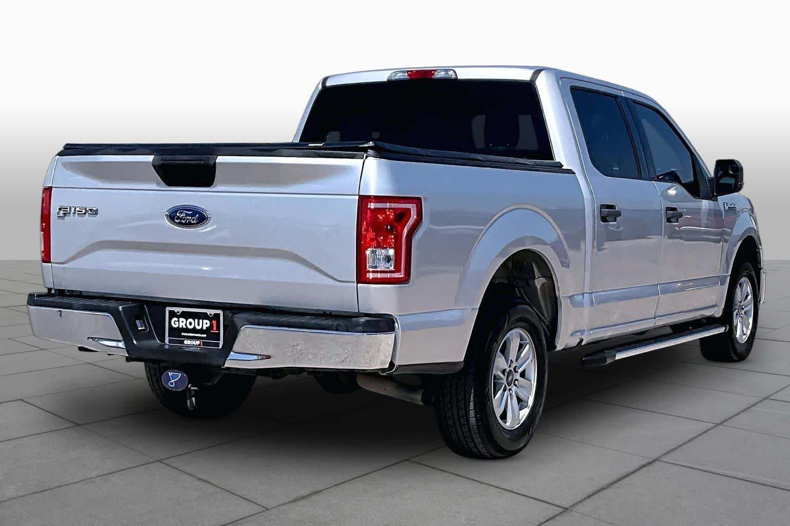 Used 2017 Ingot Silver Ford XLT image 13