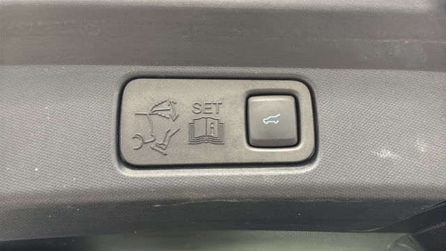 Used 2023 Vapor Blue Ford GT image 29
