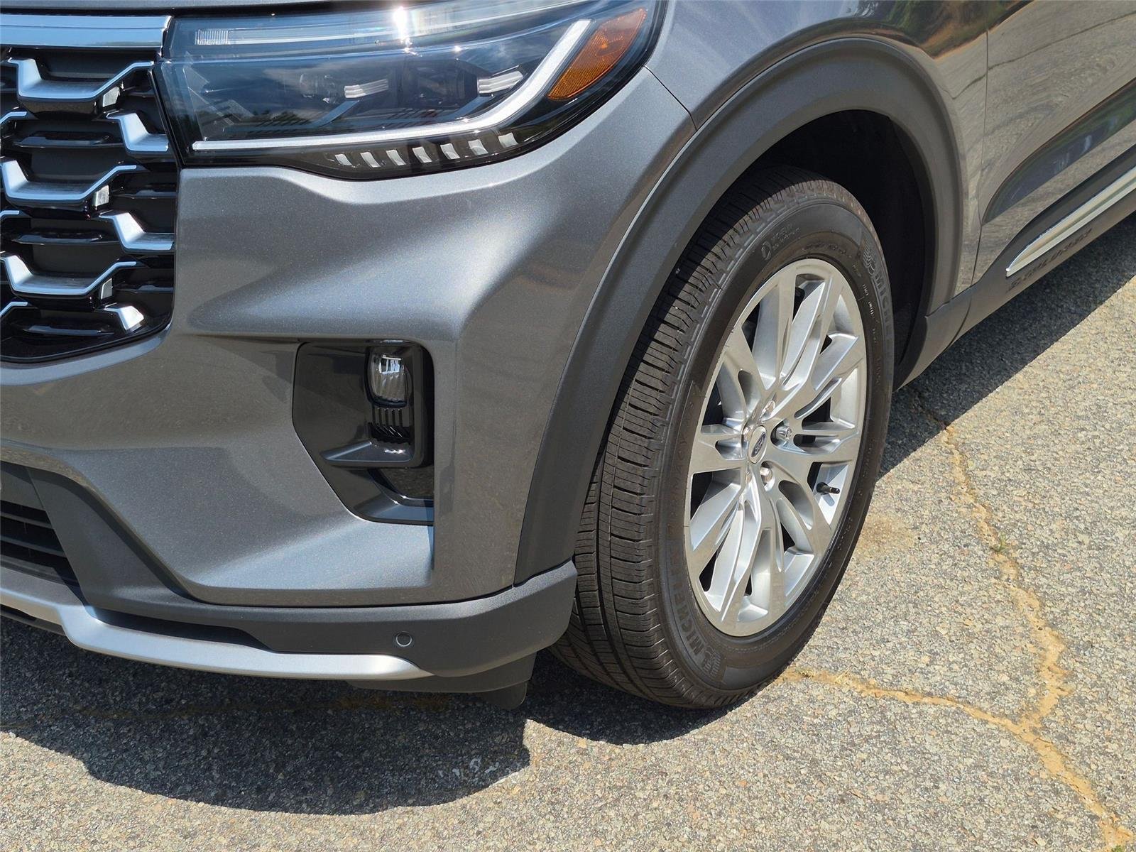 New 2026 Carbonized Gray Metallic Ford Platinum™ image 9