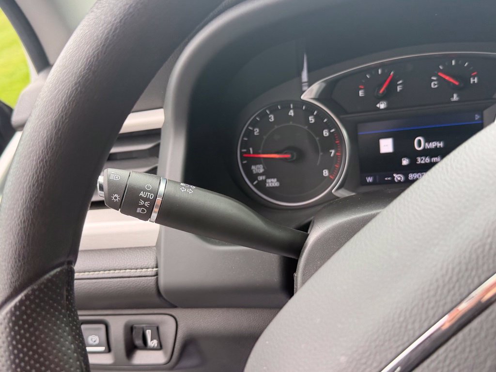 Used 2022 Summit White GMC SLE image 34