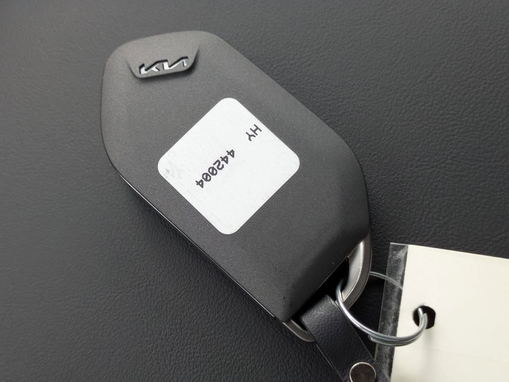 New 2026 Glacial White Pearl Kia LX image 33