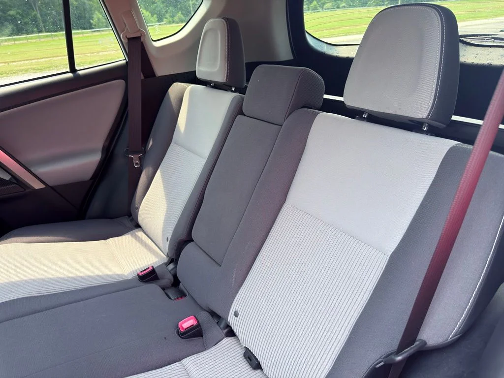 Used 2014 White Toyota XLE image 26