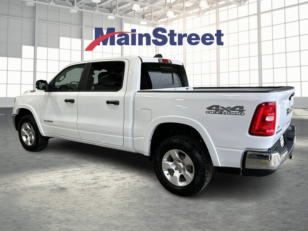 Used 2025 White Ram Big Horn/Lone Star image 3